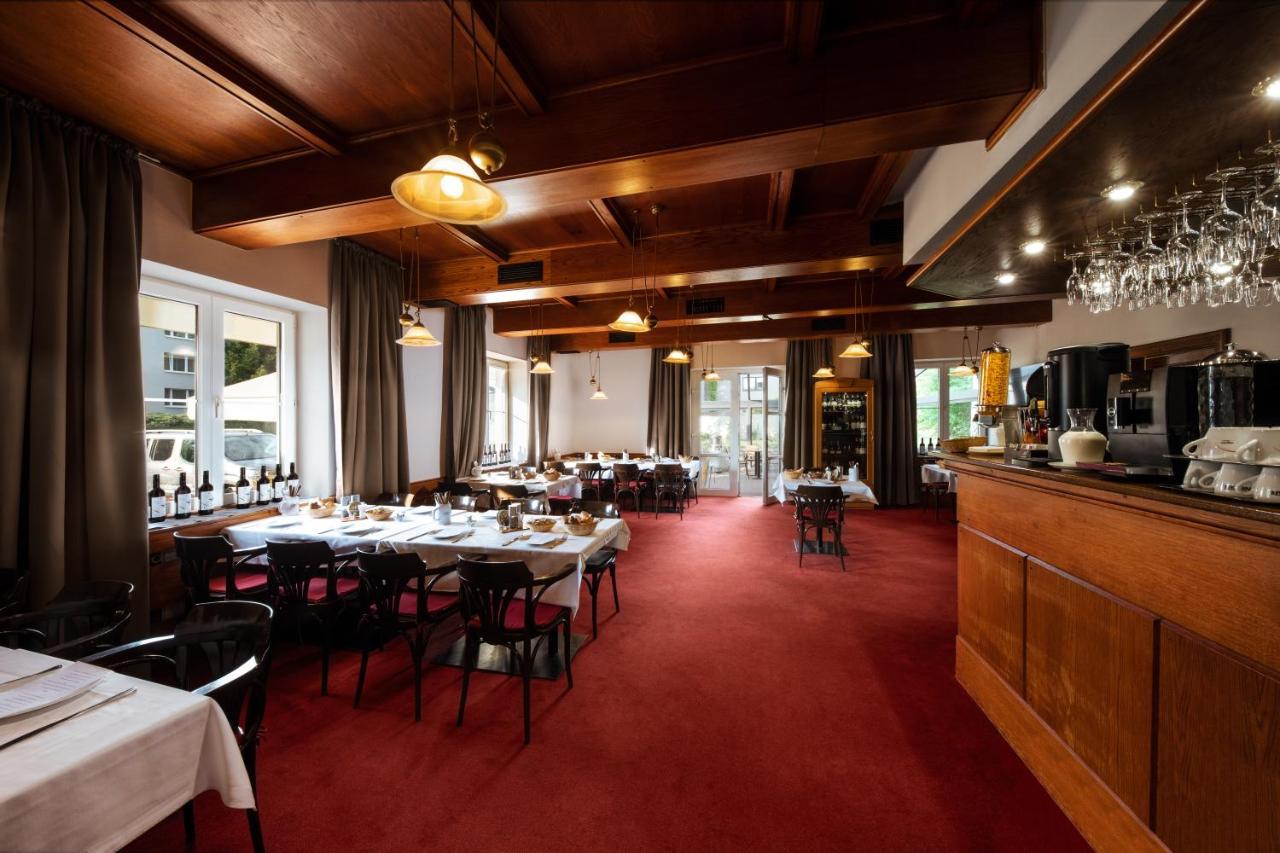 Prague Hotel Carl Inn Restaurant & Free Parking Esterno foto